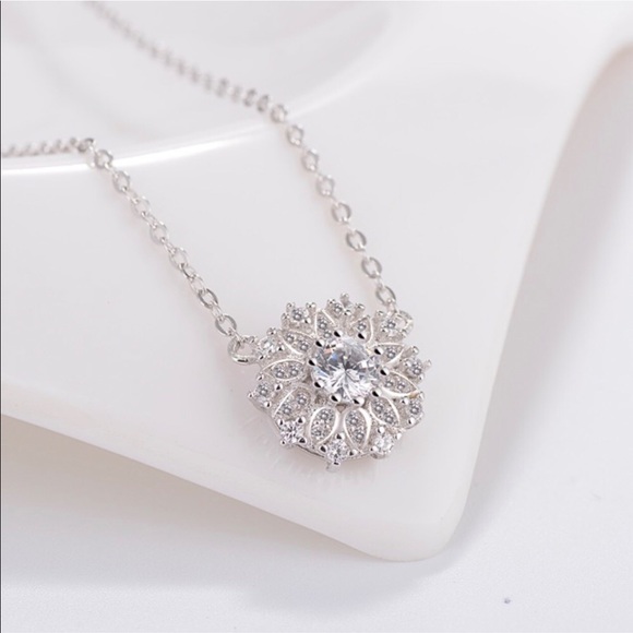 Jewelry - 925 STERLING SILVER SPARKLE AND SHIMMER